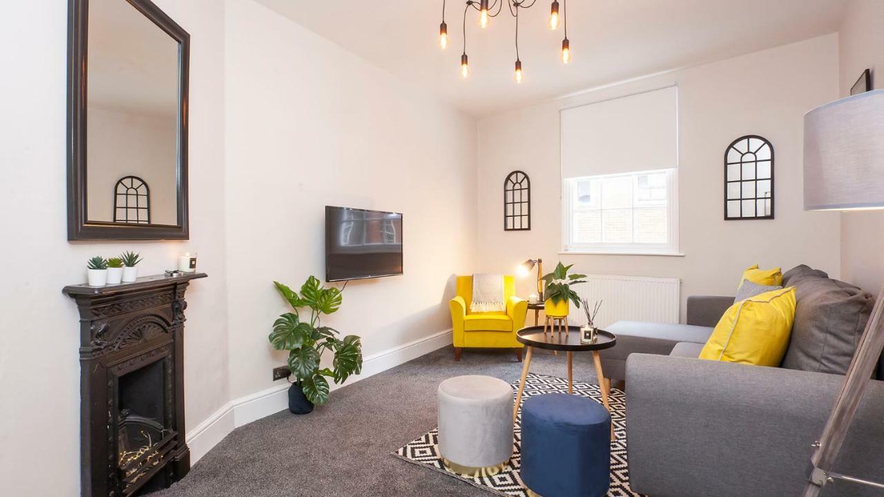 Stylish And Most Central 2 Bed -Free Parking Йорк Екстериор снимка