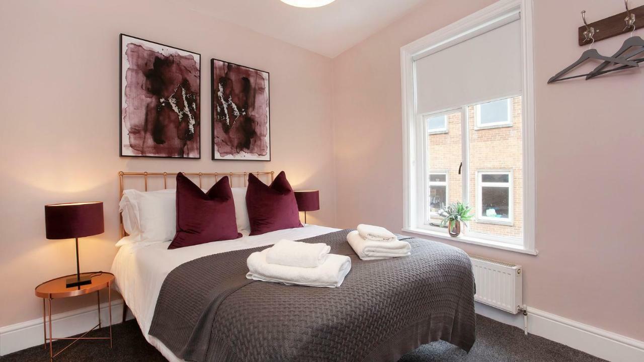 Stylish And Most Central 2 Bed -Free Parking Йорк Екстериор снимка