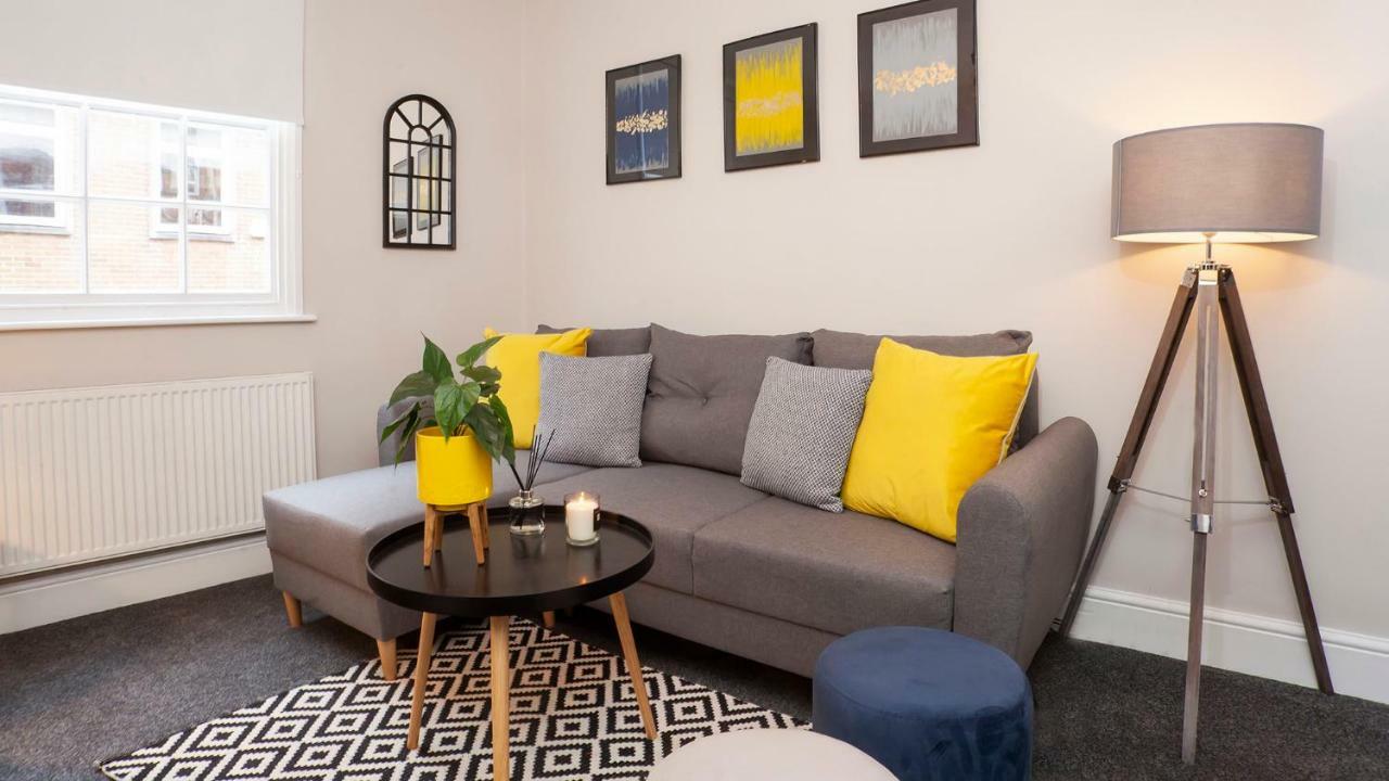 Stylish And Most Central 2 Bed -Free Parking Йорк Екстериор снимка
