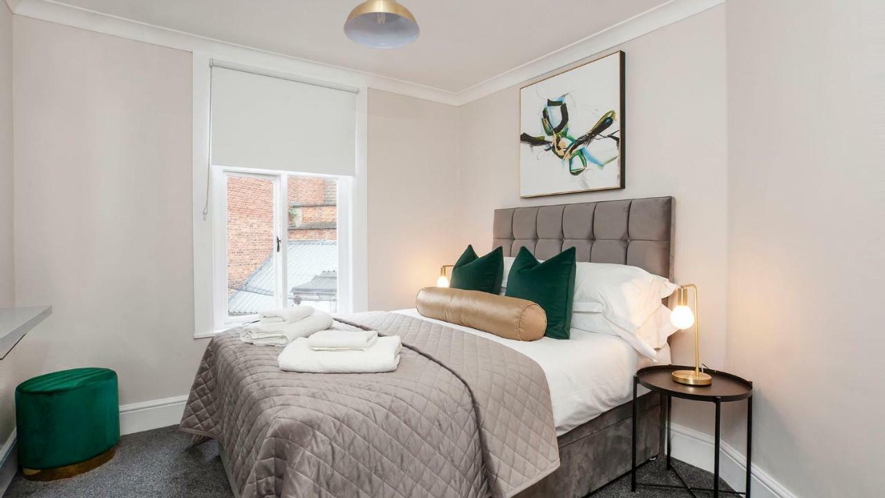 Stylish And Most Central 2 Bed -Free Parking Йорк Екстериор снимка