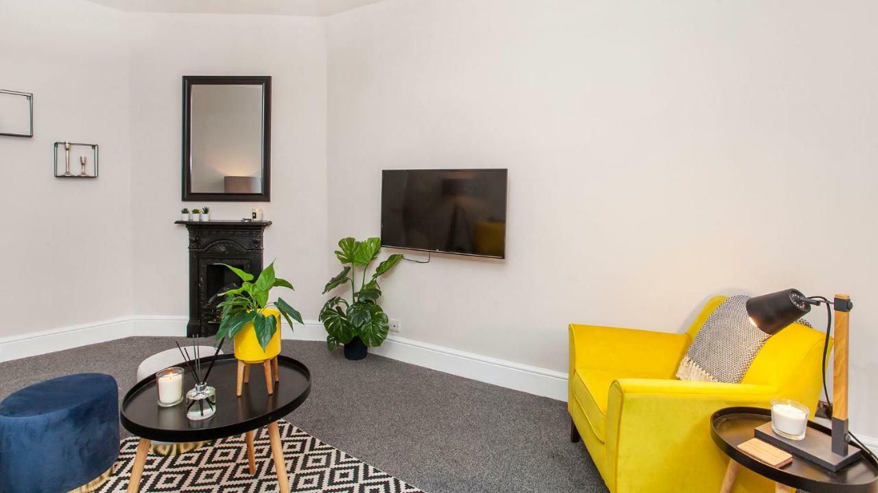 Stylish And Most Central 2 Bed -Free Parking Йорк Екстериор снимка